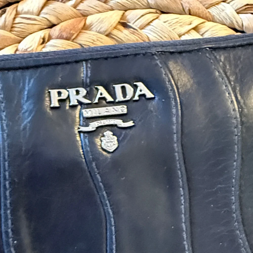PRADA Tessuto Nappa Waves Ardesia Mordoré Continental Zip With Tassel Pull - Picture 2 of 12